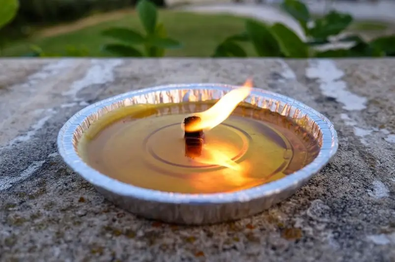 citronella anti-mosquito candles